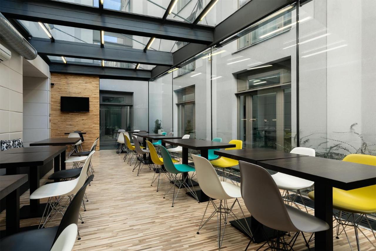 Moods Boutique Hotel Praga Esterno foto