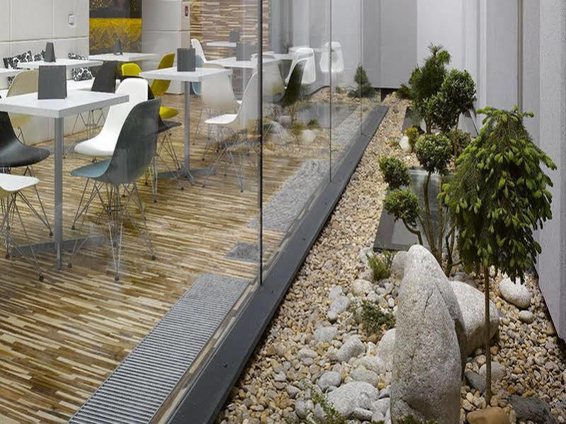 Moods Boutique Hotel Praga Esterno foto